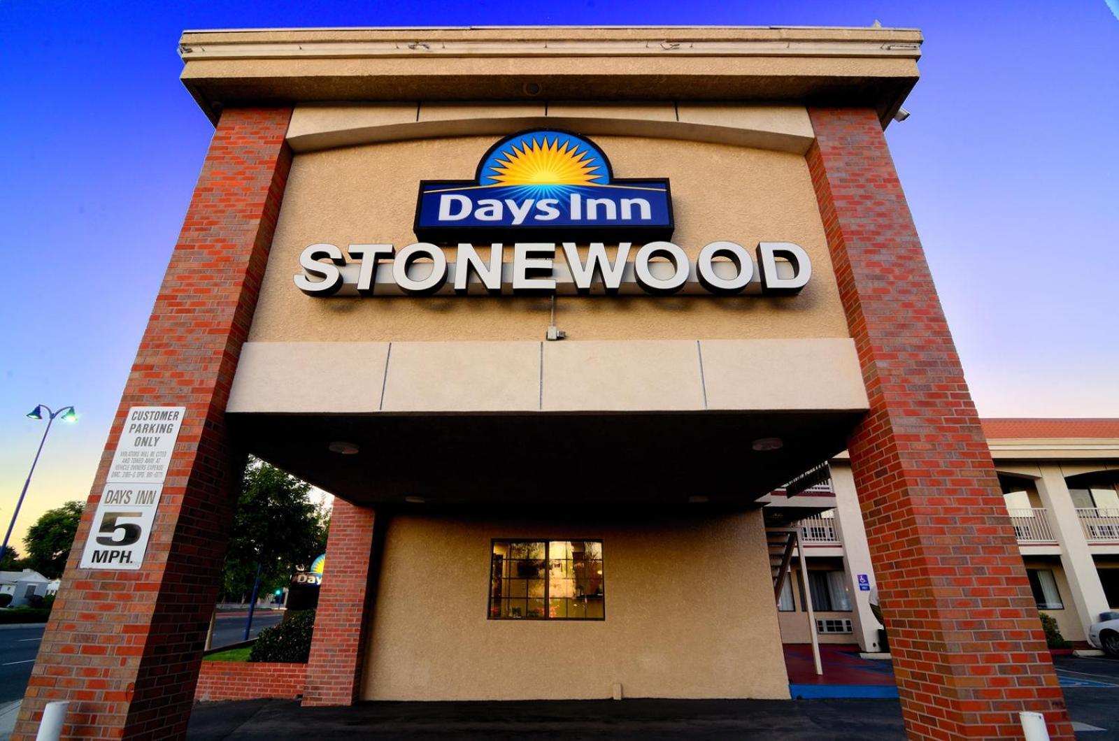 Days Inn By Wyndham Downey Exteriér fotografie