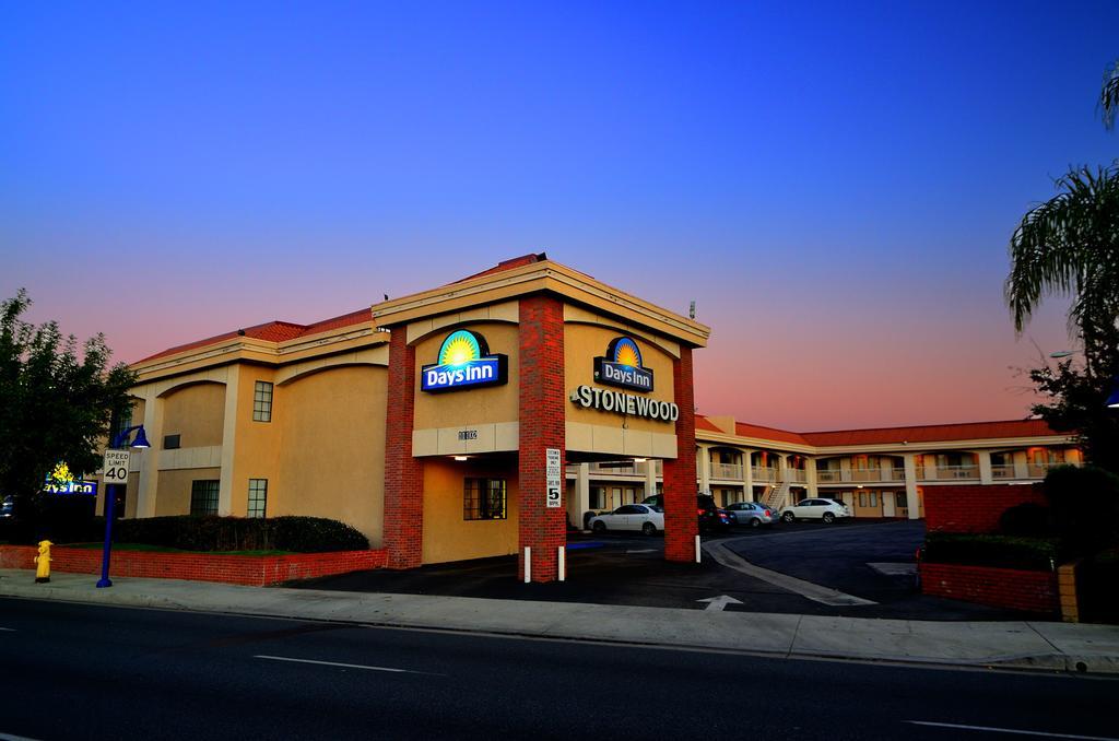 Days Inn By Wyndham Downey Exteriér fotografie